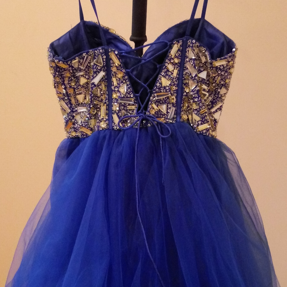 Dress - Picture 2 of 2